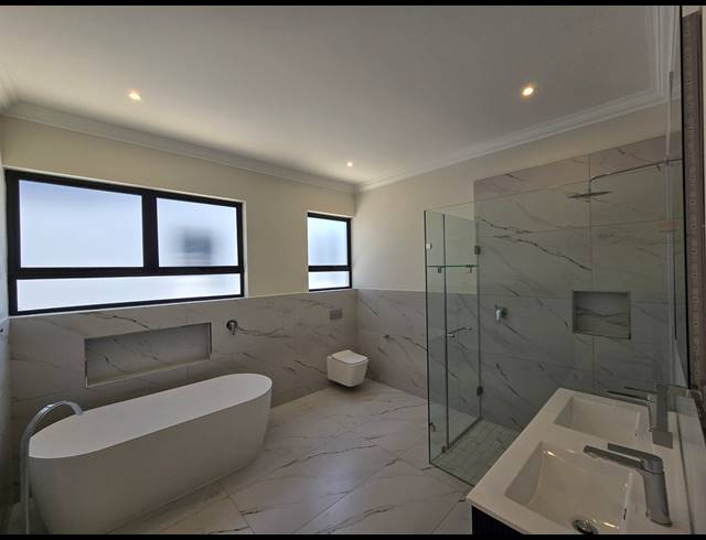 3 BEDROOM HOUSE FOR SALE IN NEW SALT ROCK CITY
